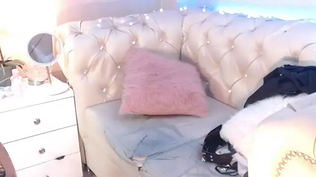 Snapshot of Barbie_Fox chatting on July 30, 2026, 12:54 am Barbie Fox online show from July 30, 2026, 12:54 am