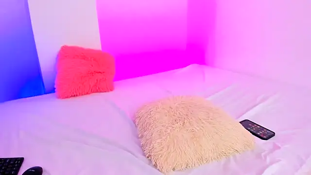 sasha fox00 online show from March 2, 2026, 9:05 am