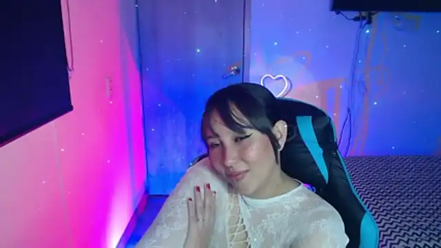 Skarlet Adams28 online show from April 1, 2026, 9:45 pm