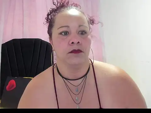 Snapshot of Brunette_sasha chatting on August 3, 2026, 12:11 pm Brunette sasha online show from August 3, 2026, 12:11 pm