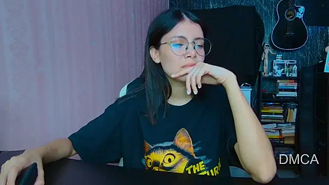 Snapshot of Drea_Foox chatting on September 25, 2025, 3:01 am Drea Foox online show from September 25, 2025, 3:01 am