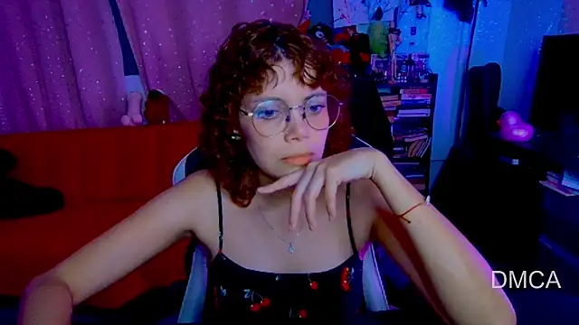 Snapshot of Drea_Foox chatting on June 16, 2026, 4:12 am Drea Foox online show from June 16, 2026, 4:12 am