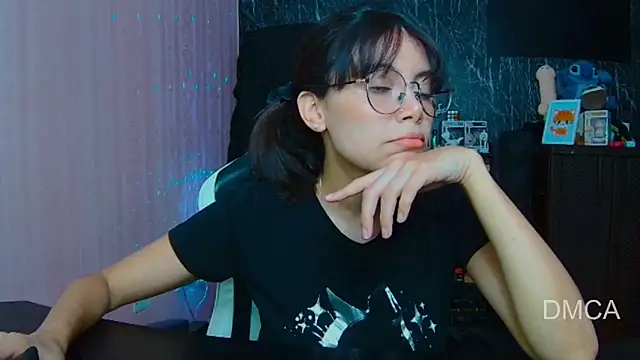 Snapshot of Drea_Foox chatting on October 16, 2025, 2:20 am Drea Foox online show from October 16, 2025, 2:20 am