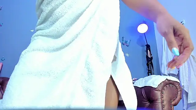 Kaira mosse online show from September 14, 2025, 12:05 pm