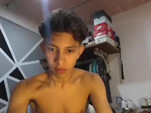 Snapshot of ferchitibellako chatting on December 31, 2024, 1:26 am ferchitibellako online show from December 31, 2024, 1:26 am