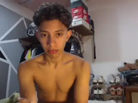 Snapshot of ferchitibellako chatting on December 23, 2024, 4:22 am ferchitibellako online show from December 23, 2024, 4:22 am