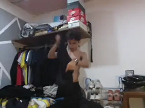 Snapshot of ferchitibellako chatting on December 15, 2024, 8:25 pm ferchitibellako online show from December 15, 2024, 8:25 pm