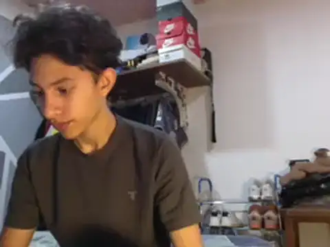 Snapshot of ferchitibellako chatting on December 18, 2024, 5:15 am ferchitibellako online show from December 18, 2024, 5:15 am