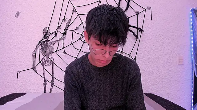 Snapshot of alexandersawyer chatting on October 21, 2025, 4:45 am alexandersawyer online show from October 21, 2025, 4:45 am