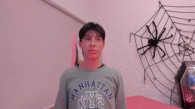 Snapshot of alexandersawyer chatting on October 13, 2025, 4:25 am alexandersawyer online show from October 13, 2025, 4:25 am