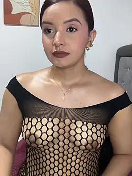 Melanyprada online show from May 15, 2026, 5:16 am
