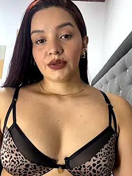 Melanyprada online show from November 23, 2025, 6:12 am