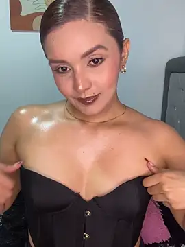 Melanyprada online show from June 5, 2026, 4:28 am