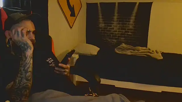 XMeF10 online show from March 13, 2025, 6:12 pm