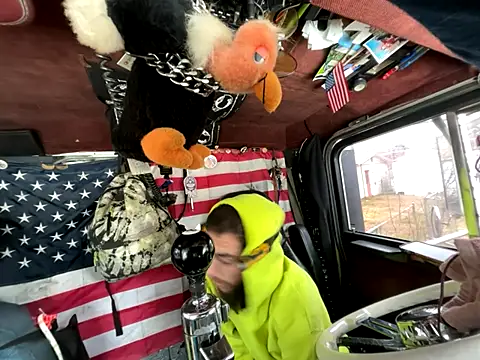 Snapshot of XMeF10 chatting on December 14, 2025, 7:08 pm XMeF10 online show from December 14, 2025, 7:08 pm