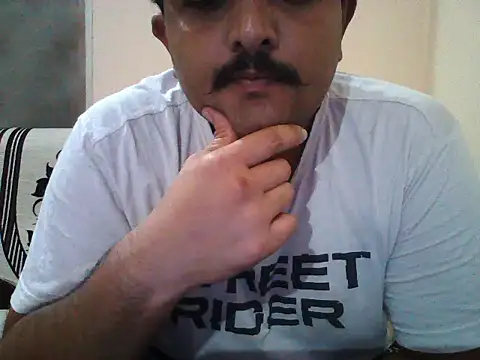Snapshot of Akhil3290 chatting on June 21, 2026, 4:13 pm Akhil3290 online show from June 21, 2026, 4:13 pm