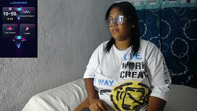 miajoseph  online show from April 30, 2026, 3:24 am