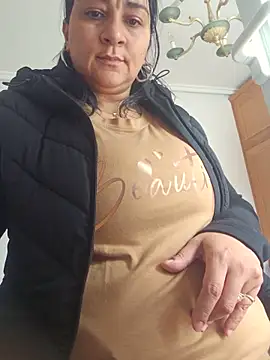 paulinaDiaz1 online show from May 14, 2026, 1:19 pm