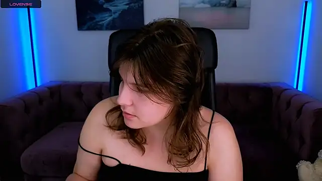 Snapshot of Ruyjin_Choi chatting on October 20, 2025, 10:38 am Ruyjin Choi online show from October 20, 2025, 10:38 am