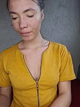 HelenHoltz online show from November 15, 2025, 6:23 pm