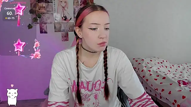 SweetieMollyy online show from March 18, 2025, 8:17 am