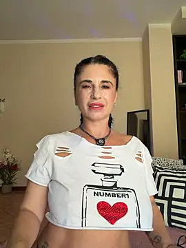 Snapshot of MichelleCara chatting on July 29, 2026, 3:44 pm MichelleCara online show from July 29, 2026, 3:44 pm