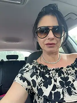 Snapshot of MichelleCara chatting on June 4, 2026, 9:25 am MichelleCara online show from June 4, 2026, 9:25 am