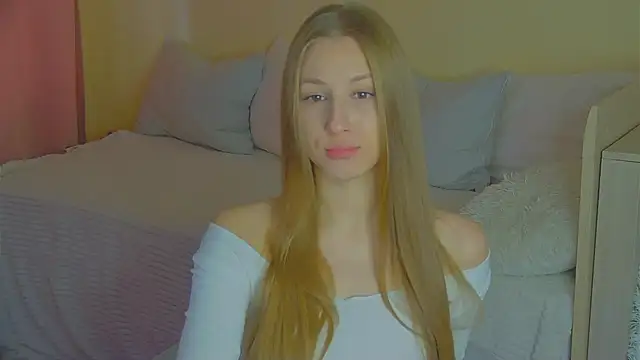 BritneyCruze online show from October 14, 2025, 7:53 am