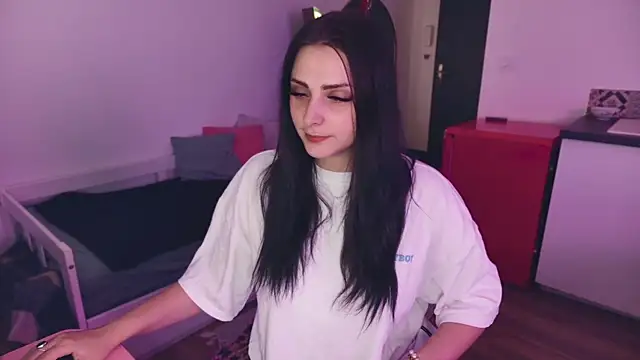 Snapshot of ce_leste__ chatting on November 5, 2025, 7:17 pm ce leste online show from November 5, 2025, 7:17 pm