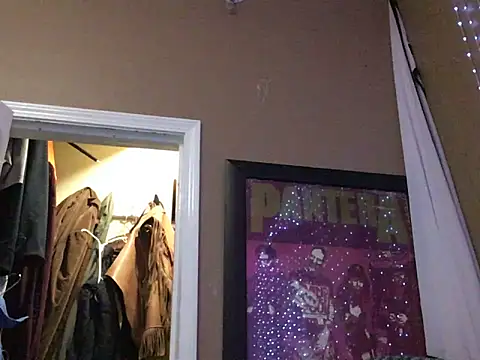 Highfrog1 online show from October 24, 2025, 5:17 am