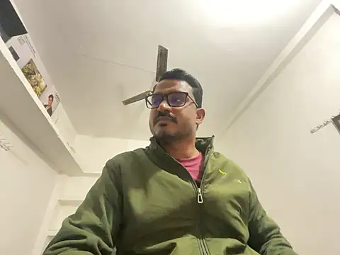 Snapshot of real_meet_girl_finding_in chatting on December 26, 2024, 9:55 am real meet girl finding in online show from December 26, 2024, 9:55 am