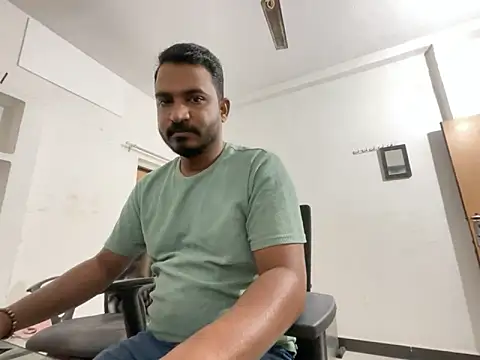 Snapshot of real_meet_girl_finding_in chatting on December 4, 2024, 5:43 am real meet girl finding in online show from December 4, 2024, 5:43 am