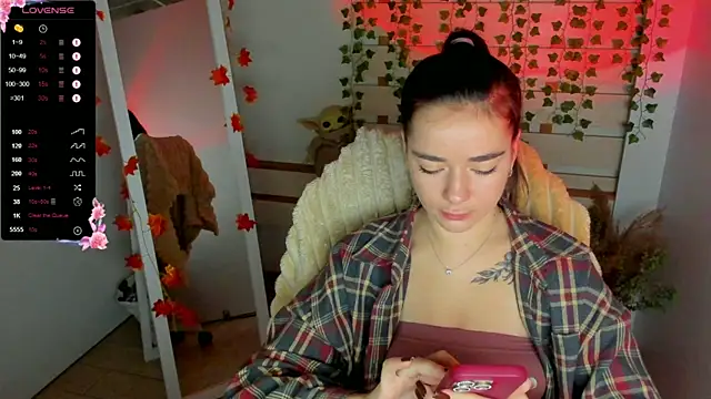 Snapshot of Bella_XO chatting on October 13, 2025, 7:10 am Bella XO online show from October 13, 2025, 7:10 am