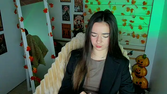 Snapshot of Bella_XO chatting on October 24, 2025, 6:56 am Bella XO online show from October 24, 2025, 6:56 am