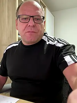 coupleLatinaLovers online show from September 24, 2025, 4:41 am