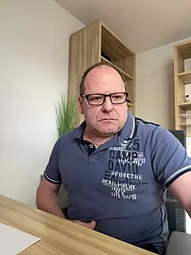 coupleLatinaLovers online show from March 13, 2025, 11:08 am