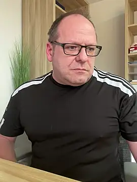 coupleLatinaLovers online show from January 30, 2025, 1:09 pm