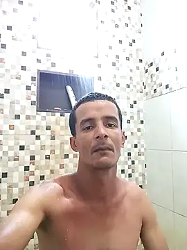 Snapshot of morenogato100 chatting on October 24, 2025, 10:25 am morenogato100 online show from October 24, 2025, 10:25 am