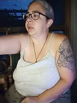 Snapshot of GraceHenderson chatting on August 4, 2026, 12:20 pm GraceHenderson online show from August 4, 2026, 12:20 pm