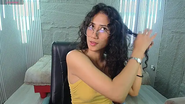 Snapshot of KaitlynLoveCam chatting on October 13, 2025, 10:54 pm KaitlynLoveCam online show from October 13, 2025, 10:54 pm