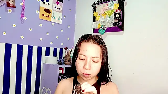 Snapshot of PetiteIvoryQueen19 chatting on June 24, 2026, 4:55 am PetiteIvoryQueen19 online show from June 24, 2026, 4:55 am