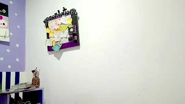 Snapshot of PetiteIvoryQueen19 chatting on July 25, 2026, 5:37 am PetiteIvoryQueen19 online show from July 25, 2026, 5:37 am