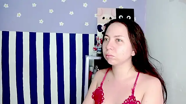 PetiteIvoryQueen19 online show from April 22, 2026, 5:47 am