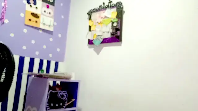 Snapshot of PetiteIvoryQueen19 chatting on July 24, 2026, 3:35 am PetiteIvoryQueen19 online show from July 24, 2026, 3:35 am