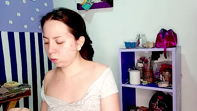 Snapshot of PetiteIvoryQueen19 chatting on May 23, 2026, 5:39 am PetiteIvoryQueen19 online show from May 23, 2026, 5:39 am