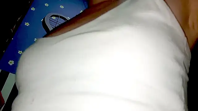PetiteIvoryQueen19 online show from May 3, 2026, 5:34 am