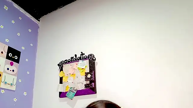 Snapshot of PetiteIvoryQueen19 chatting on May 24, 2026, 3:50 am PetiteIvoryQueen19 online show from May 24, 2026, 3:50 am