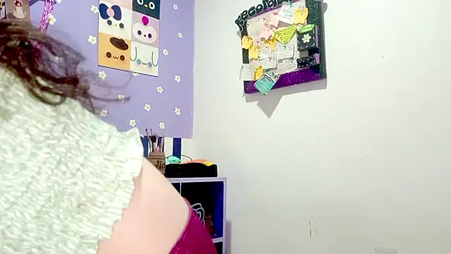 Snapshot of PetiteIvoryQueen19 chatting on July 14, 2026, 5:23 am PetiteIvoryQueen19 online show from July 14, 2026, 5:23 am