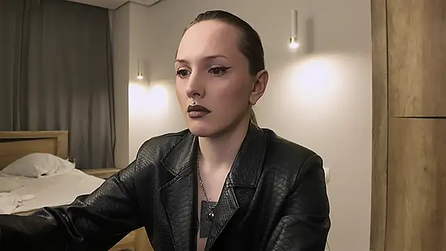 vinylstore online show from March 13, 2026, 3:06 pm