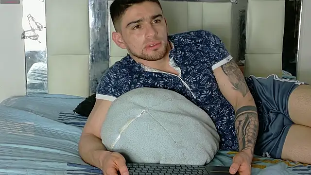 Sexy Alejandro  online show from February 19, 2025, 2:22 pm